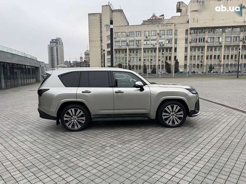 Lexus LX 2022 - фото 8
