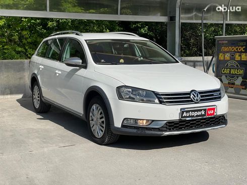 Volkswagen passat alltrack 2013 белый - фото 3