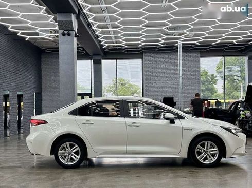 Toyota Corolla 2020 - фото 10