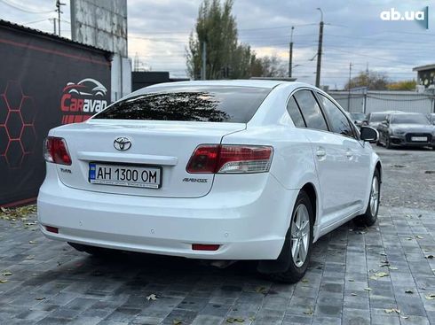 Toyota Avensis 2011 - фото 16