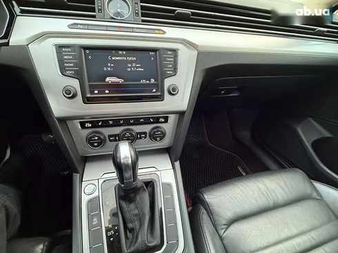 Volkswagen Passat 2017 - фото 17