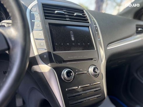 Lincoln MKC 2017 синий - фото 17