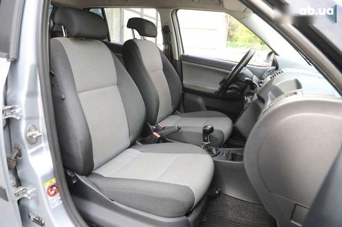 Skoda Fabia 2010 - фото 8