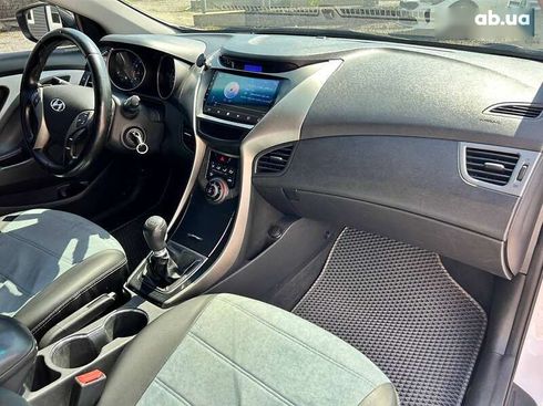 Hyundai Elantra 2013 - фото 30