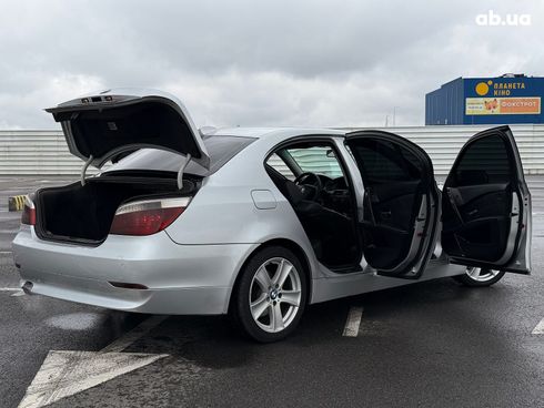 BMW 5 серия 2005 серый - фото 35