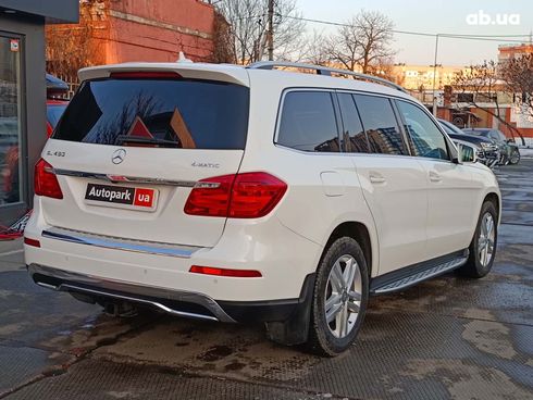 Mercedes-Benz GL-Класс 2015 белый - фото 8