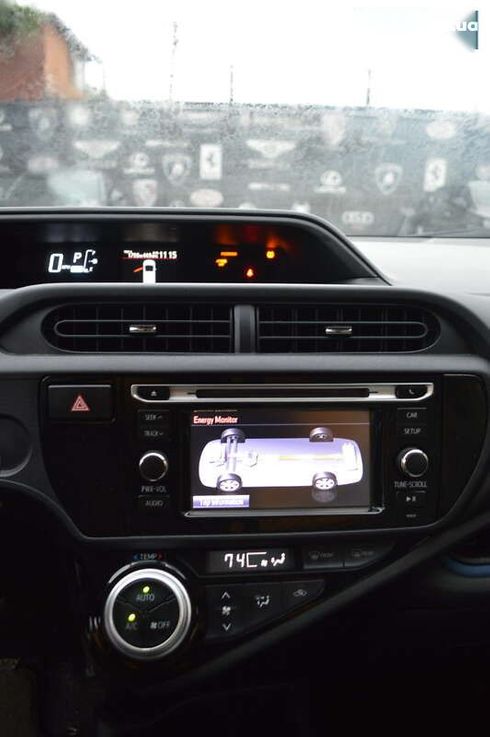 Toyota Prius C 2012 - фото 28