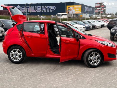 Ford Fiesta 2016 красный - фото 23