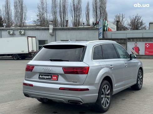 Audi Q7 2018 серый - фото 11