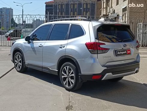 Subaru Forester 2018 серый - фото 8