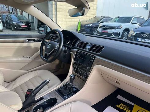 Volkswagen Passat 2017 - фото 22