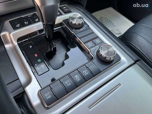 Toyota Land Cruiser 2018 - фото 25