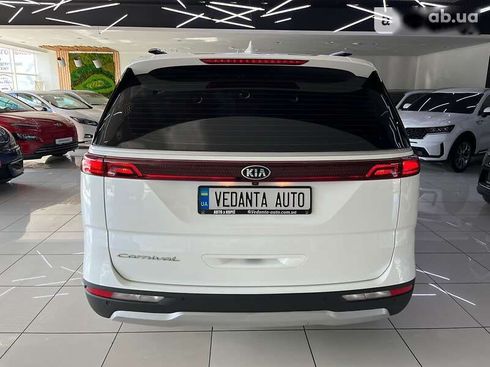 Kia Carnival 2021 - фото 5