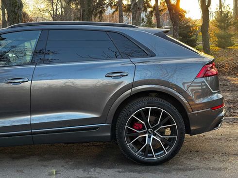 Audi Q8 2020 серый - фото 13