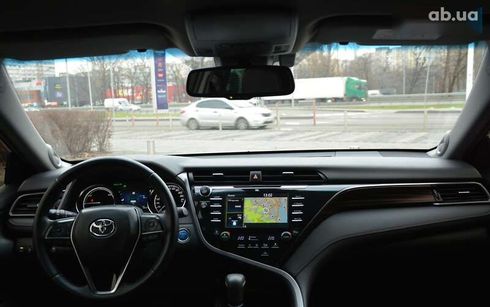 Toyota Camry 2019 - фото 17