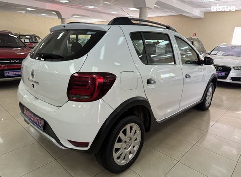 Renault Sandero Stepway 2017 белый - фото 5