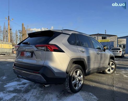 Toyota RAV4 2019 - фото 8