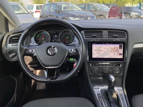 Volkswagen e-Golf 2020 - фото 18