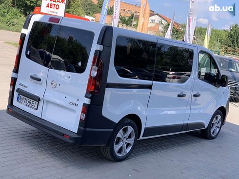 Opel Vivaro 2017 - фото 15