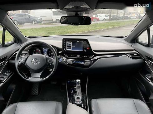 Toyota C-HR 2022 - фото 9