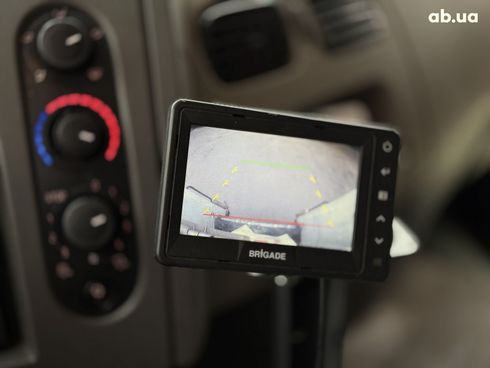 Renault Premium 2011 белый - фото 18