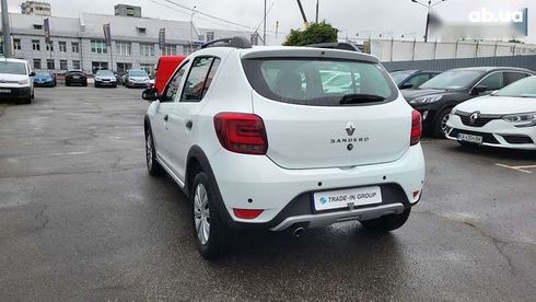 Renault Sandero Stepway 2021 - фото 11