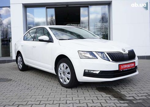 Skoda Octavia 2018 - фото 11