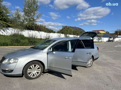 Volkswagen Passat 2005 серебристый - фото 5