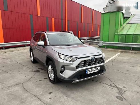 Toyota RAV4 2020 - фото 3