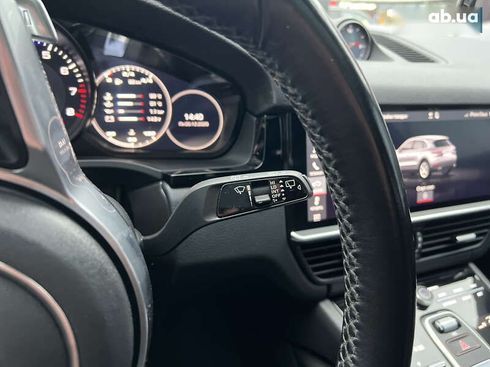 Porsche Cayenne 2018 - фото 30