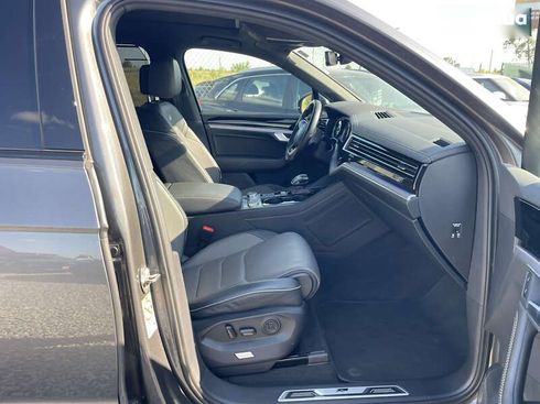Volkswagen Touareg 2021 - фото 29