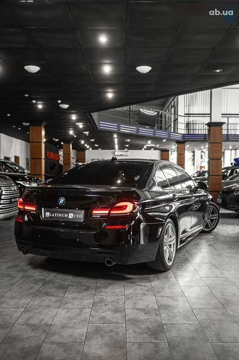 BMW 5 серия 2015 - фото 10