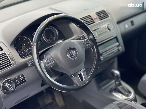 Volkswagen Touran 2010 - фото 26