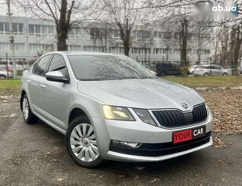 Skoda Octavia 2017 - фото 10