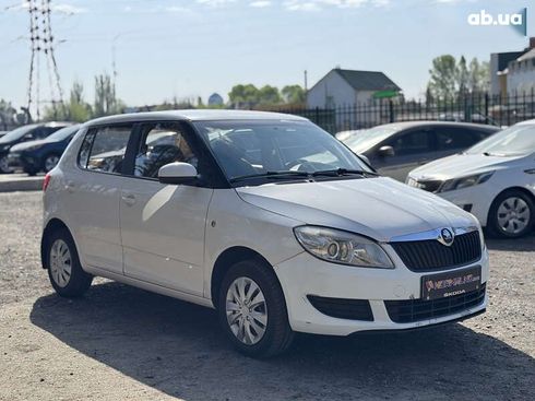 Skoda Fabia 2013 - фото 2