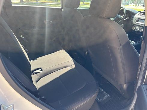 Kia Soul 2015 белый - фото 17