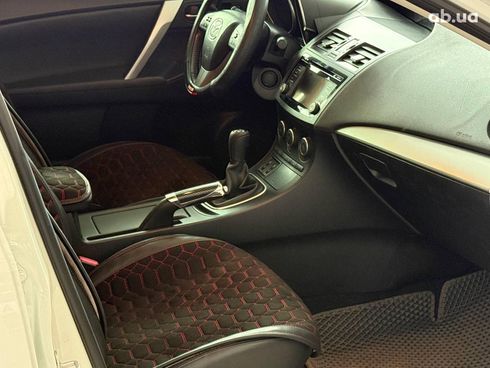 Mazda 3 2013 белый - фото 23