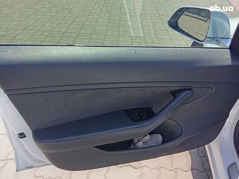 Tesla Model 3 2020 белый - фото 10