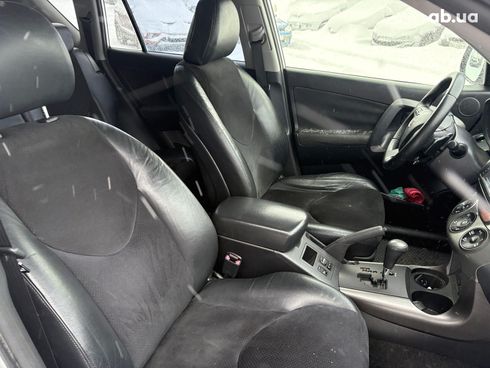 Toyota RAV4 2012 серый - фото 33