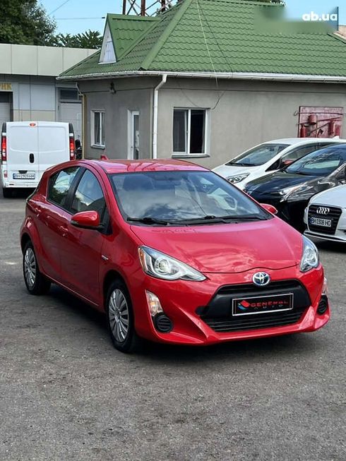 Toyota Prius 2015 - фото 3