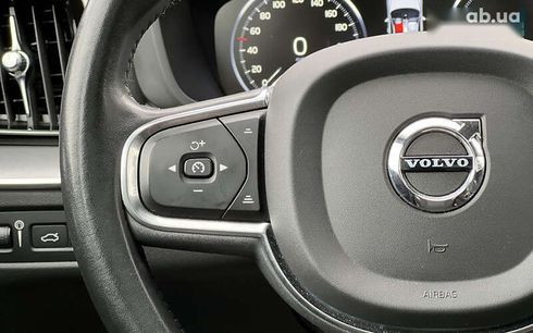 Volvo XC60 2020 - фото 12