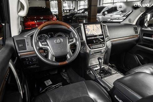 Toyota Land Cruiser 2016 - фото 11