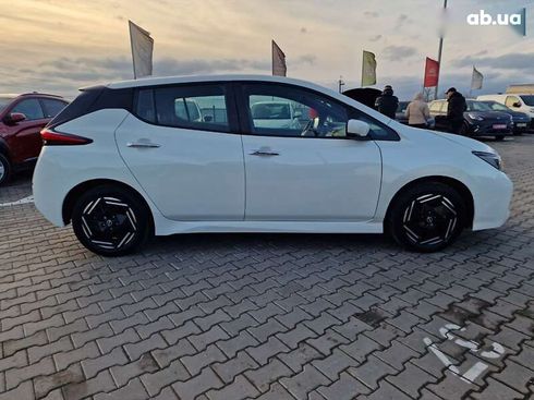 Nissan Leaf 2022 - фото 8