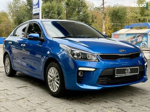 Kia Rio 2018 - фото 7