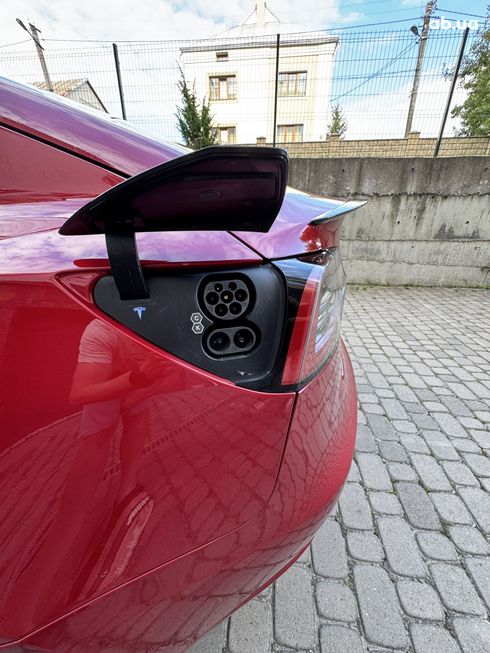 Tesla Model 3 2021 красный - фото 15