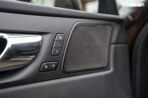 Volvo XC60 2018 - фото 22