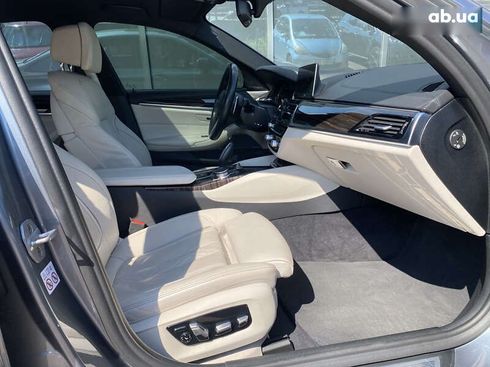BMW 5 серия 2018 - фото 10