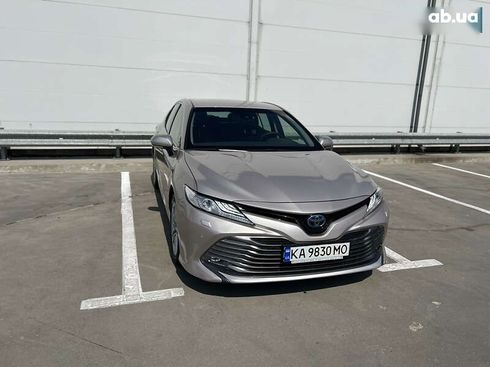 Toyota Camry 2019 - фото 6