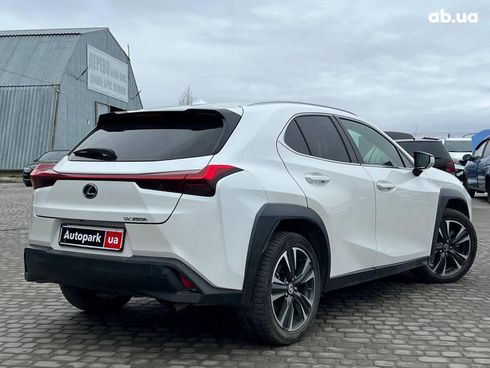 Lexus UX 2019 белый - фото 7