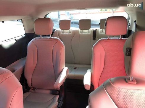 Kia Carnival 2021 - фото 14